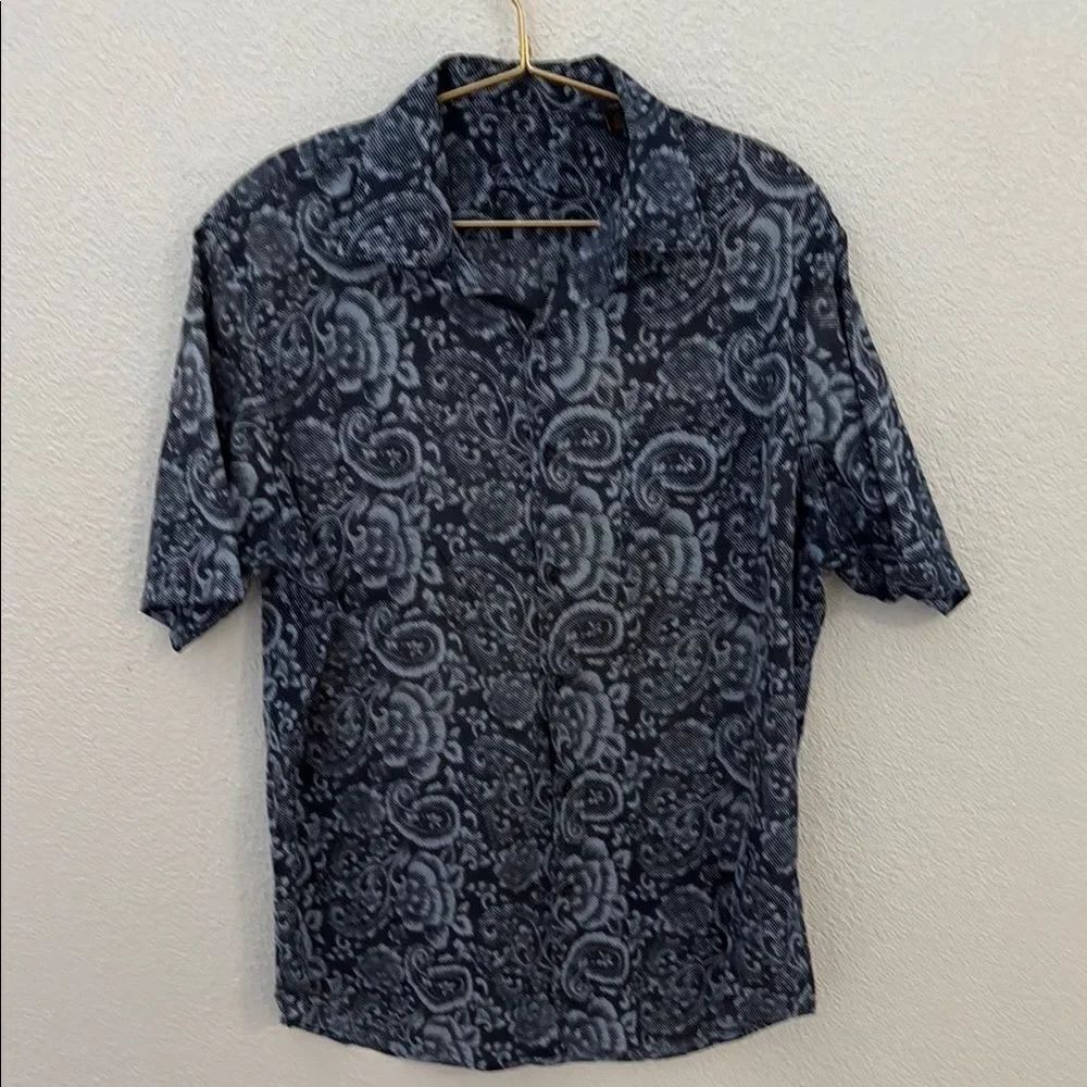Tasso Elba- Blue Paisley Patterned short sleeve button up- Size Large (16-16.5)